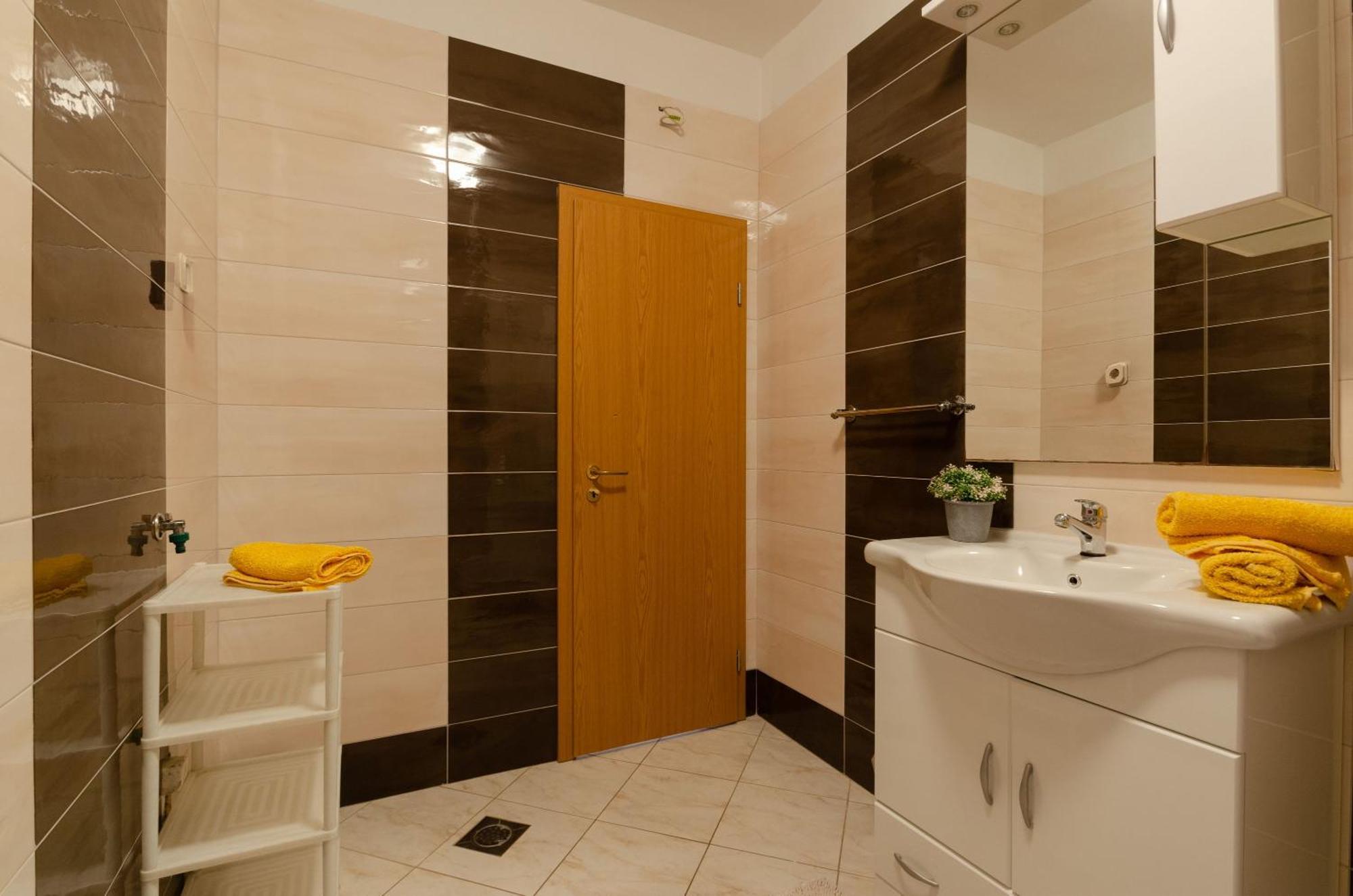 Apartmani Juraj Zavalatica Phòng bức ảnh